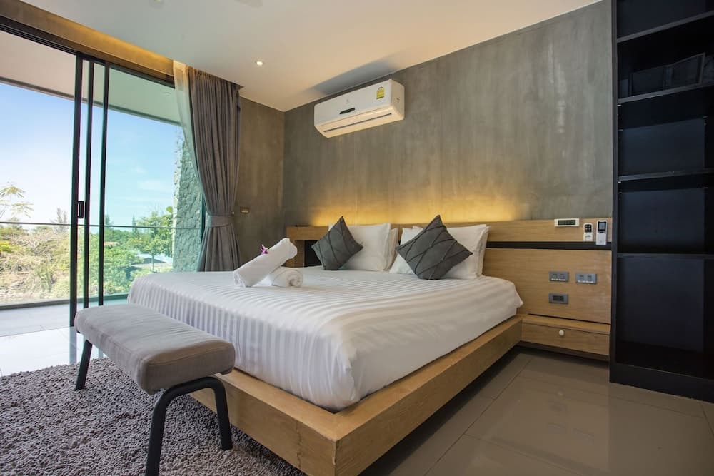 Scenic Green Hill Views 4BR Villa Jeanny