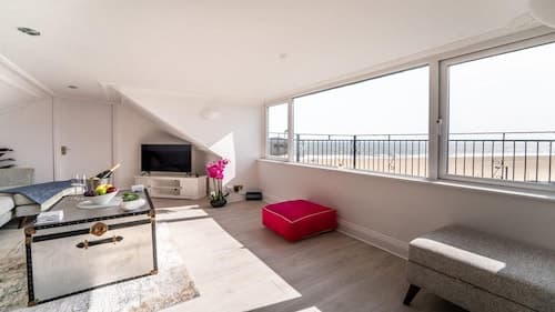 Stunning Sea View Penthouse 2 Bedroom 2 Bathroom