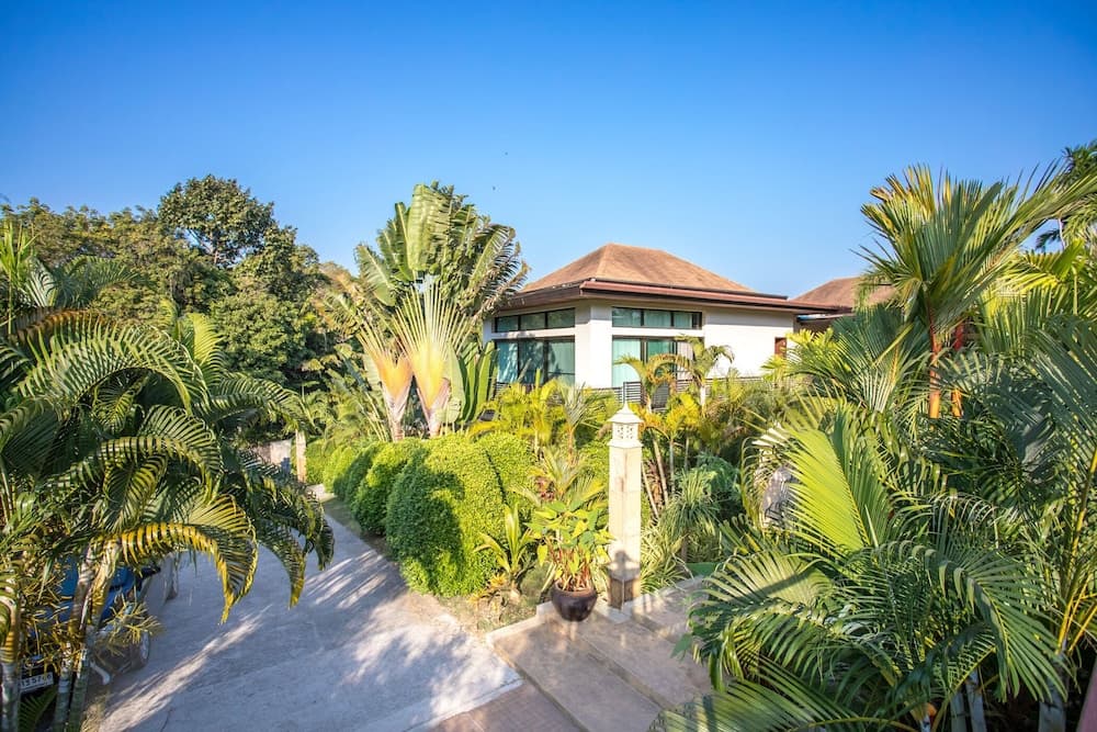 Grand Tropical Pool Villa Oxavia NaiHarn