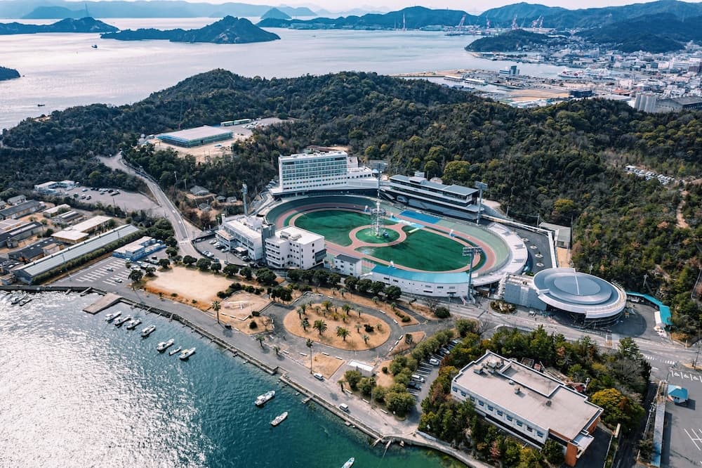 SETOUCHI KEIRIN HOTEL 10 by Onko Chishin