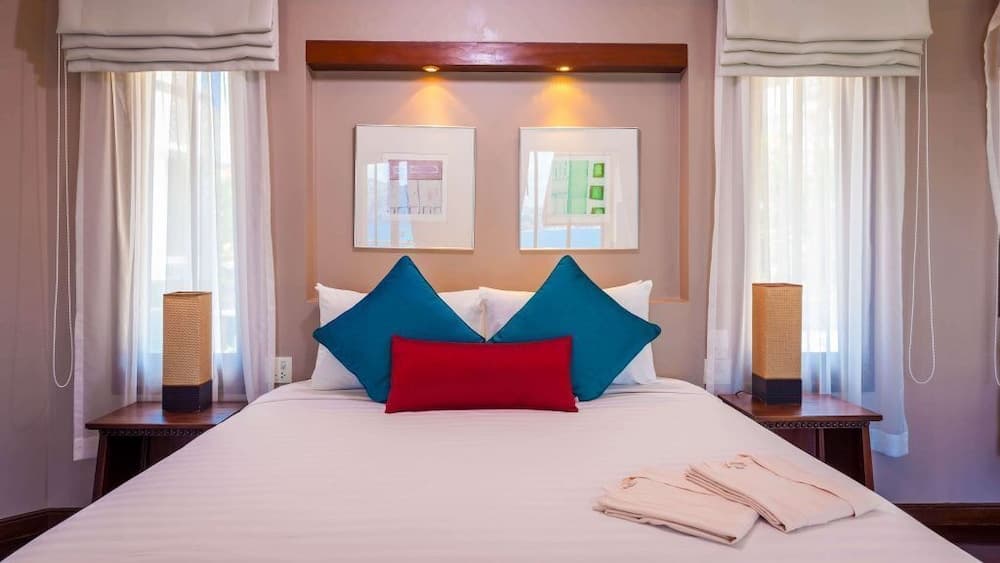 Grand Sea View 5BR Villa Sukadara Patong