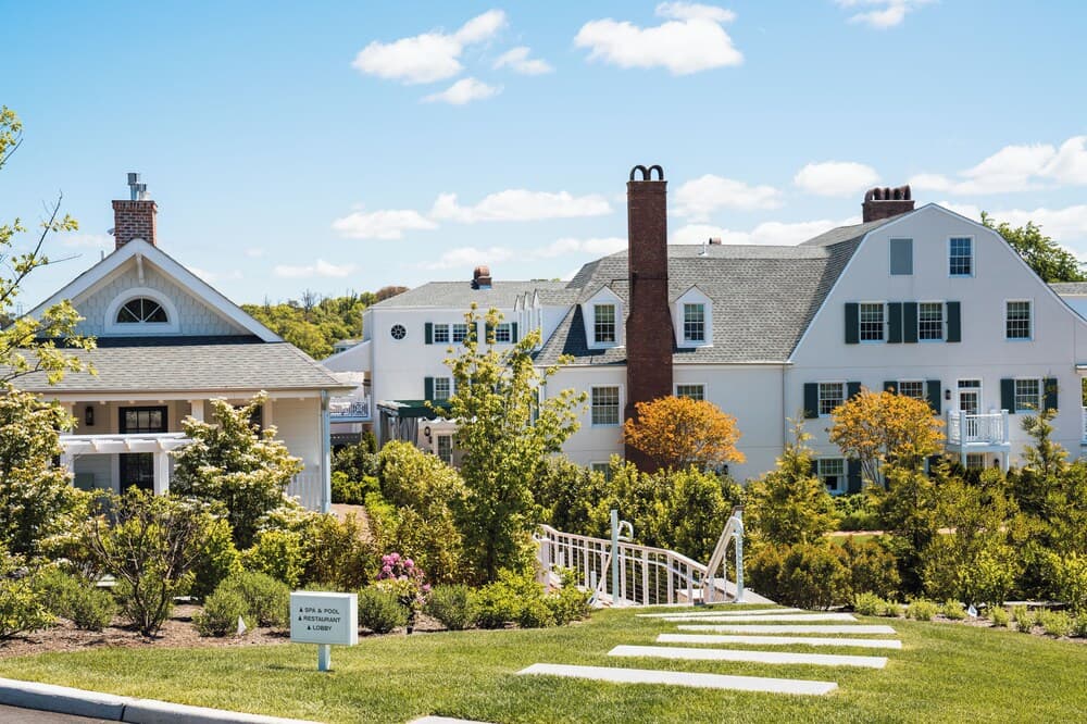 Canoe Place Inn and Cottages