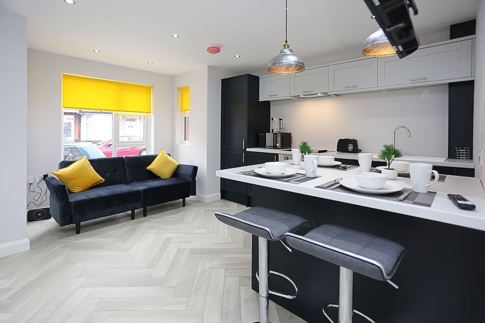 No 1 Luxury Service Accommodation