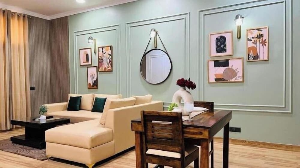 BluO Modern 1BHK - DLF Galleria Market