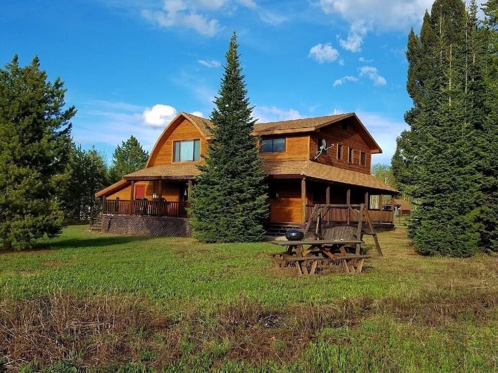 Red Cedar Cabin