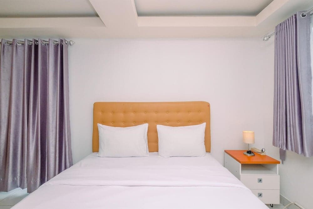 Warm And Comfortable Studio At Amethyst Apartment