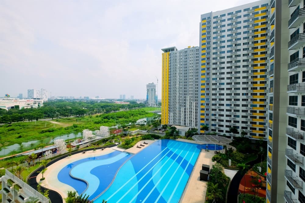 Comfort And Simply Studio Springlake Summarecon Bekasi Apartment
