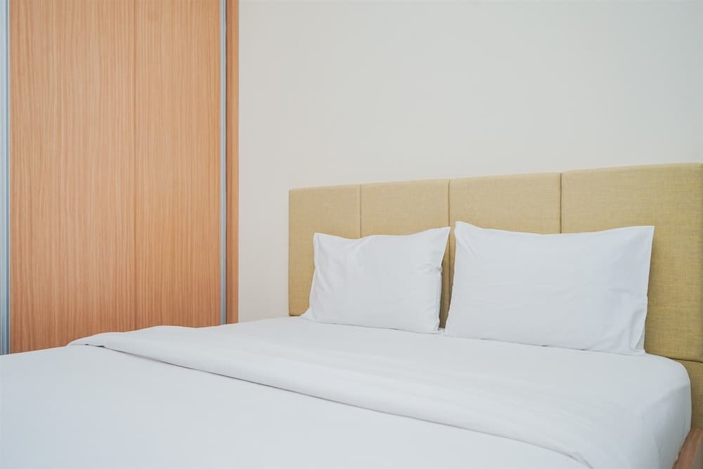 Fully Furnished And Cozy Studio Apartment At B Residence