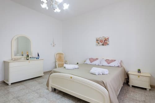 Air-conditioned Villa 300 Meters From Porto Cesareo Beach With Parking
