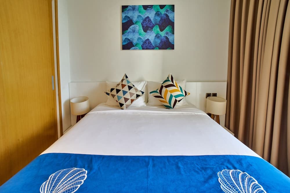 Modern 4 BR villa-golf view for family