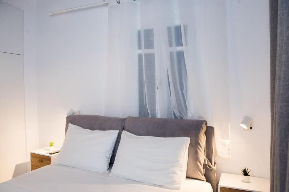 Glamorous 2BR Villa in Ornos w Sea View