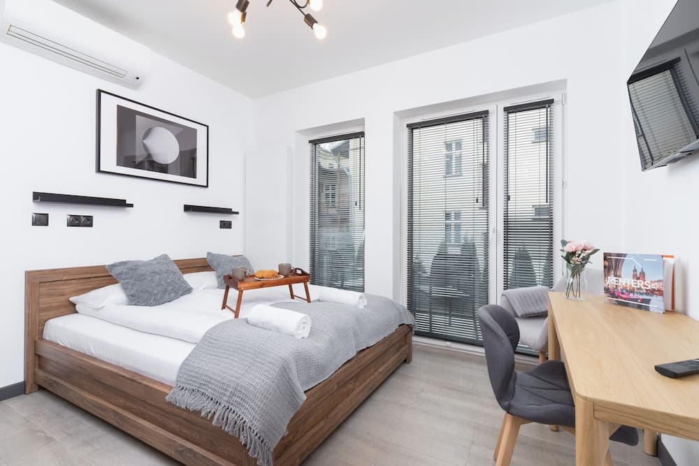 Studio Rakowicka 14 by Renters