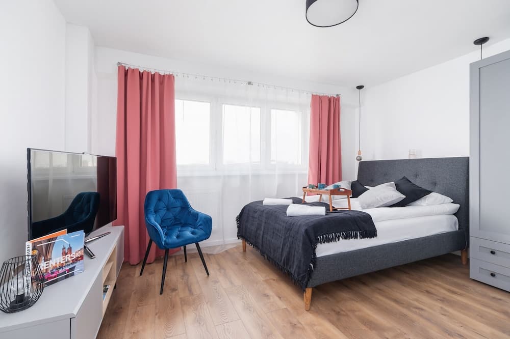Studio Krakow Czarnowiejska by Renters