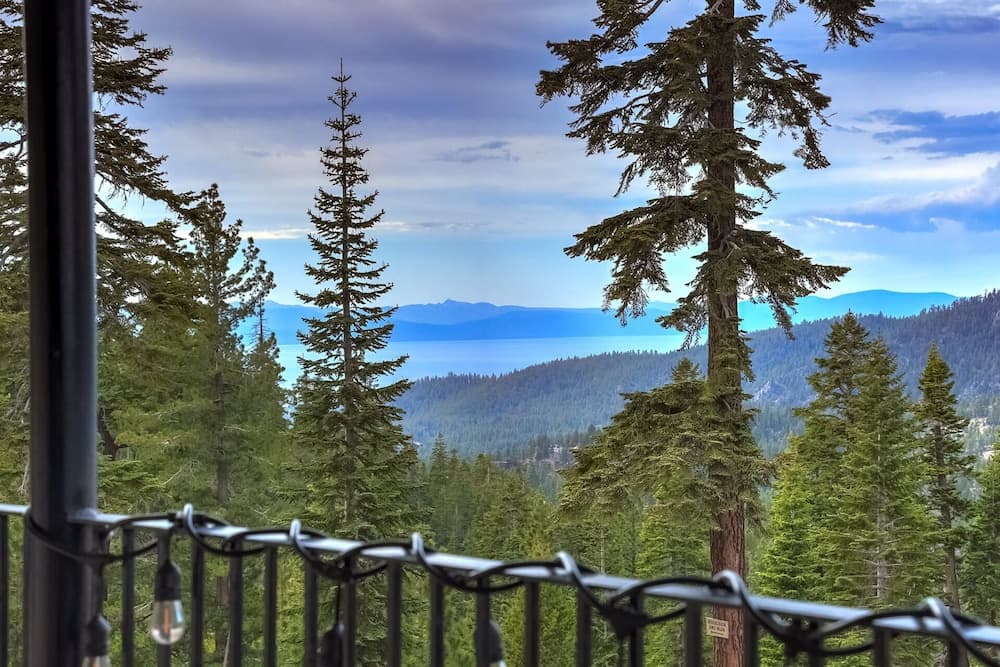Enjoy Tahoe Lakeview Bliss Pet Friendly!