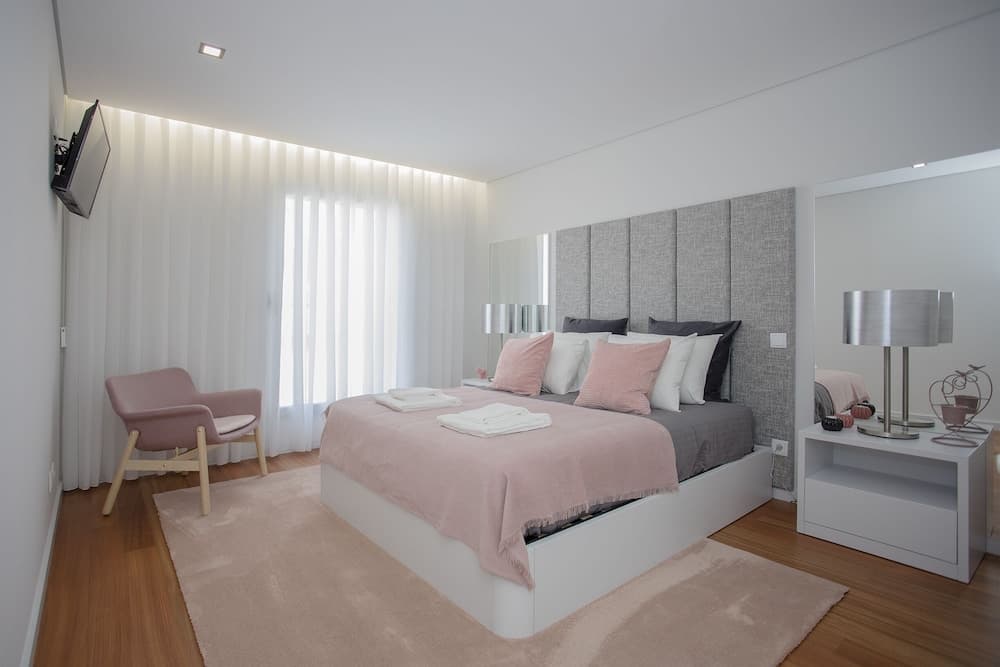 Liiiving - Luxury River View Apartment III