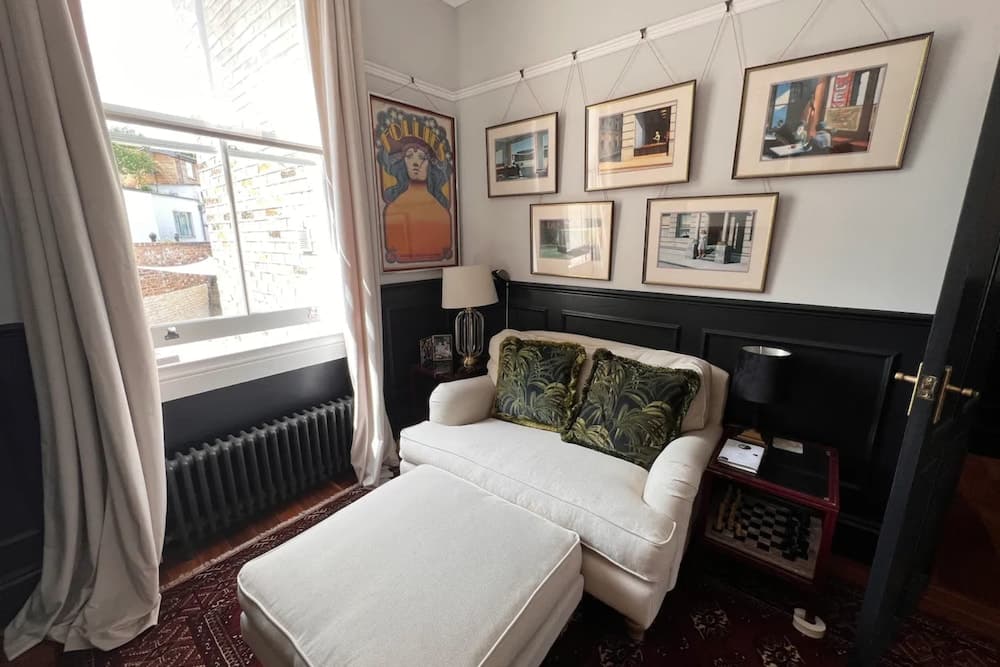 Stylish 2 Bedroom Home in Islington With Garden