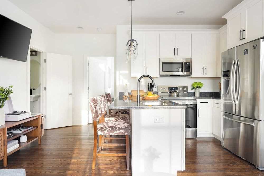 Hart Suite 10 by Avantstay Gorgeous Town House w/ Modern Amenities in Nashville!