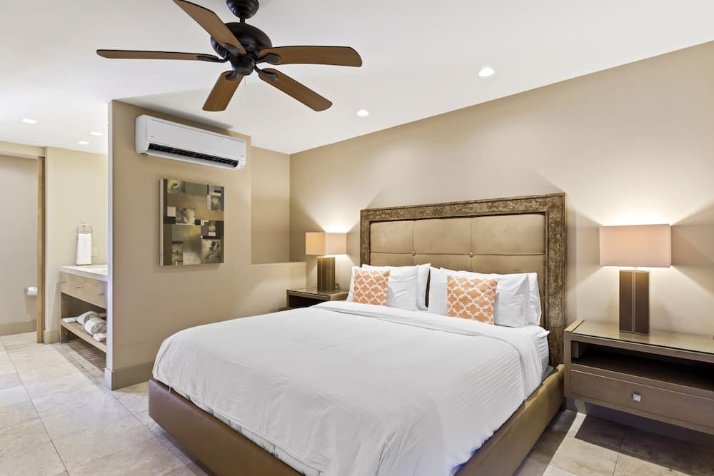 Poolside Fun King Suite