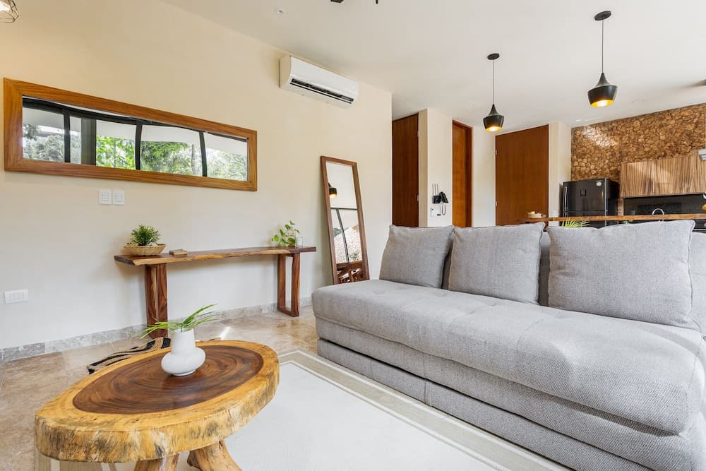 Luxury 2 Bedroom Suite Private Pool TL01