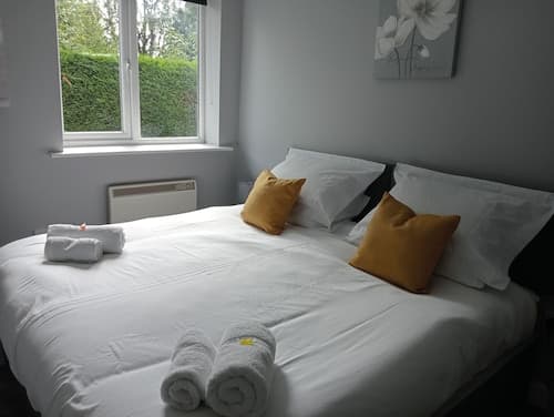 Beautiful and Secluded ,detached Garden Apartment