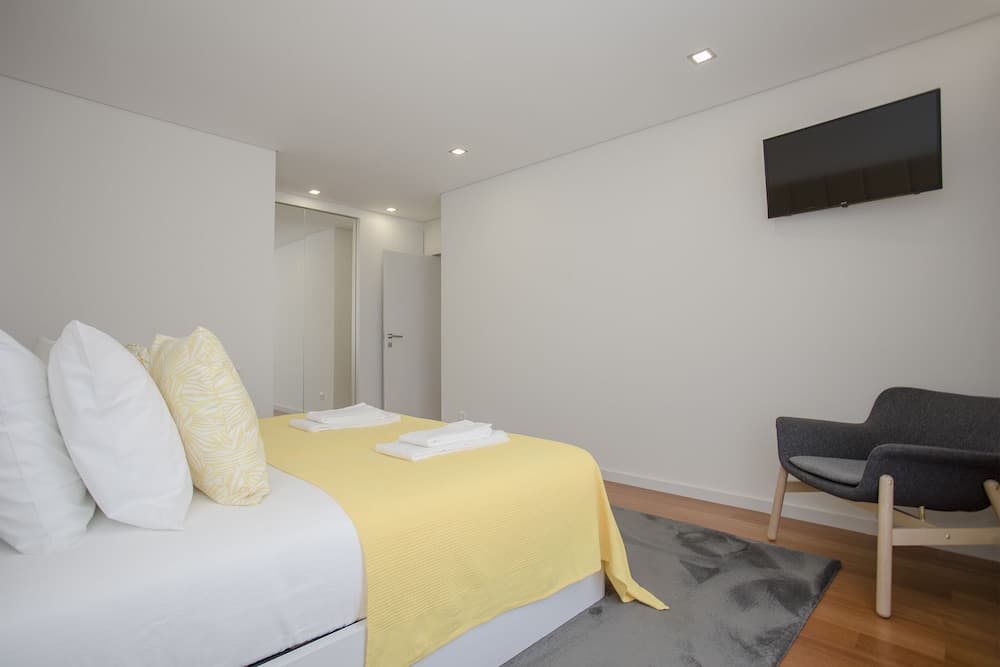 Liiiving - Luxury River View Apartment V