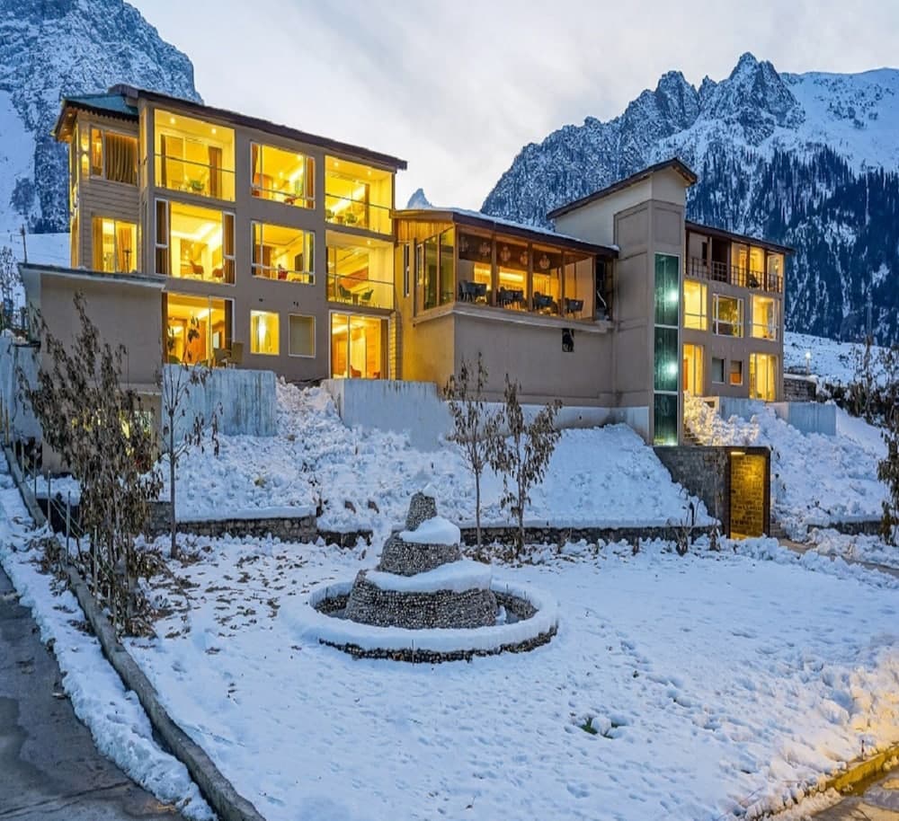Hotel Snowland Sonmarg