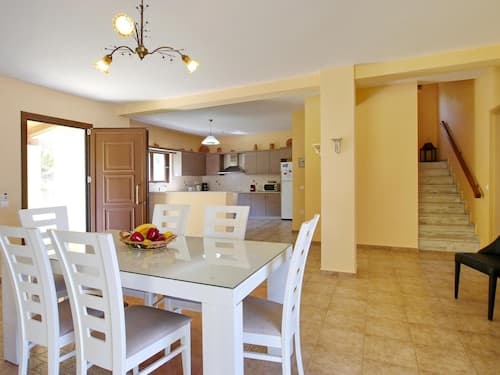 Villa Alexandros in Spartia