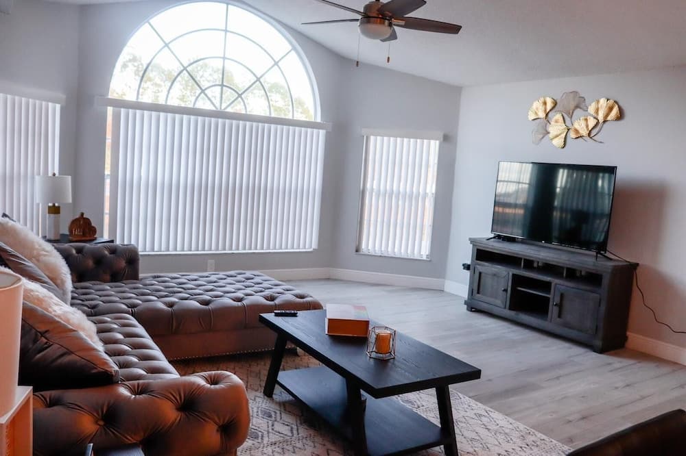 Three Bedroom Apartment #4 -- 5014 LBC -- Vusa Three Bedroom Condo Apartment