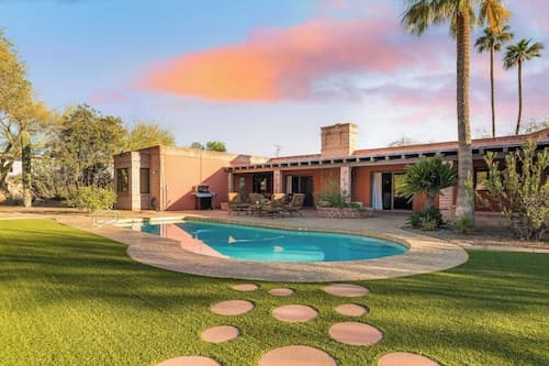 Charming 5bdr Hacienda w/ Pool, Fire Pit, Billiards La Casona by Avantstay