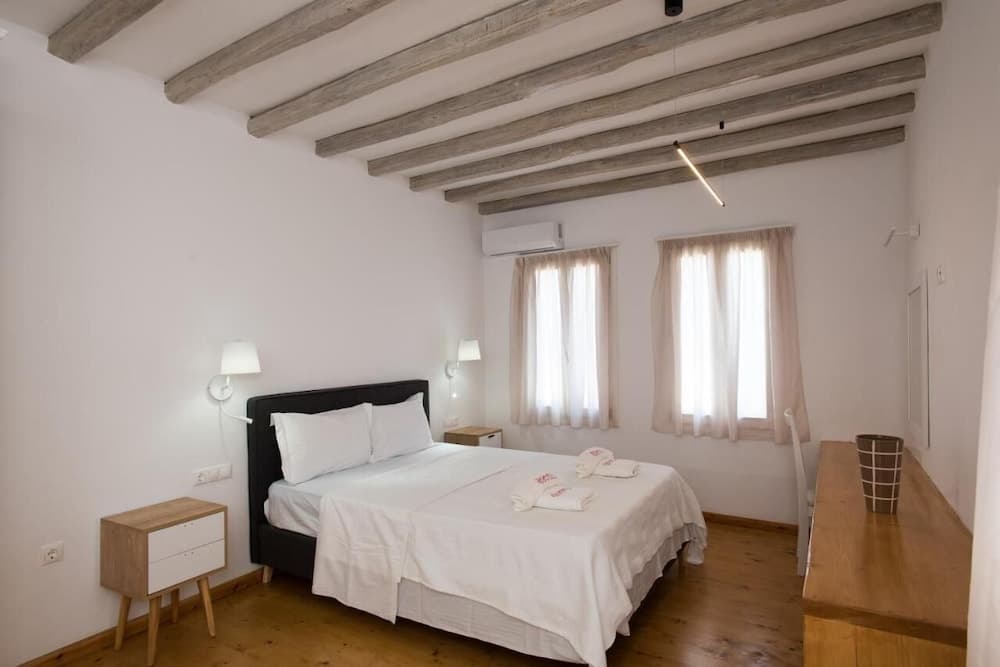 Luxury Sea View Apartment w shared pool