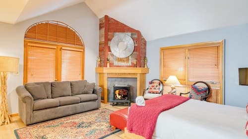 Le Chamonix B by Avantstay Located In Mountain Village, Close to Gondola & Skiing
