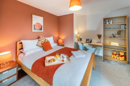 Charming 2-bed Apartment in Windsor - Free Parking