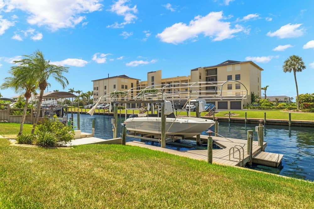 9464riveroasisccwh - River Oasis