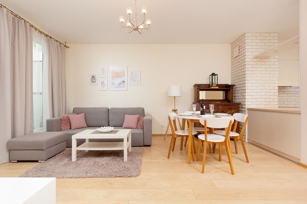 Modern Apartment Warsaw by Renters