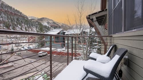 Owl Meadows 24 by Avantstay Walking Distance to Town & Slopes!