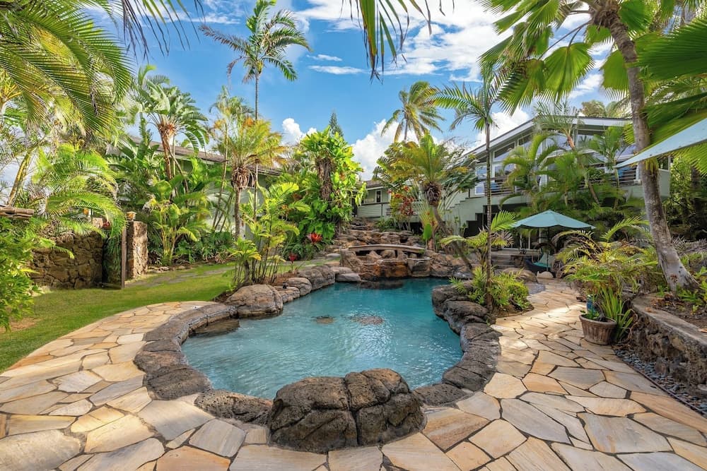 Palione Papalani by Avantstay New $1.5m Remodel Steps From Kailua Beach w/ Private Pool & Hot Tub