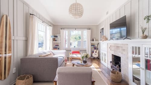 Topaz By Avantstay Adorable Cottage Walking Distance to Beach w/ Large Patio