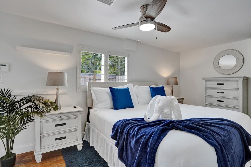 4BD House with Private Heated Pool