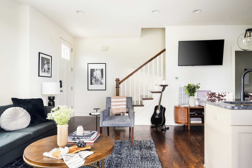 Hart Suite Buyout 2 by Avantstay Two Nashville Town Houses w/ Stunning Amenities & Design