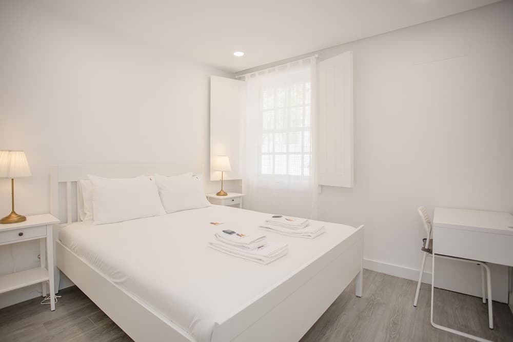 Liiiving - Ribeira Riverside Apartment