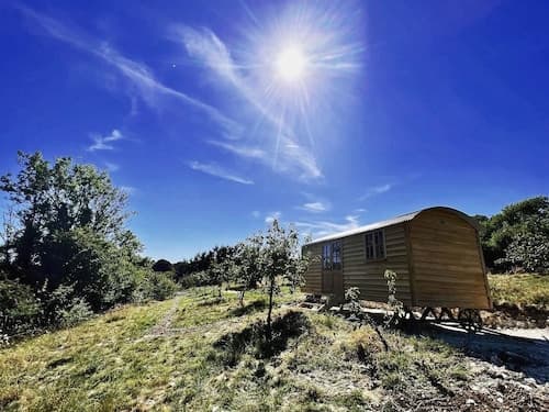 Robins Retreat - Orchard With hot tub - see Extras