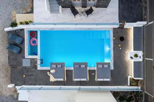 BlackStone Luxury Suites