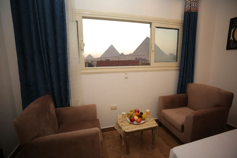 ZEINA PYRAMIDS INN