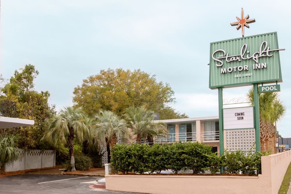 Starlight Motor Inn
