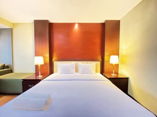 Fancy And Nice Studio At El Royale Apartment