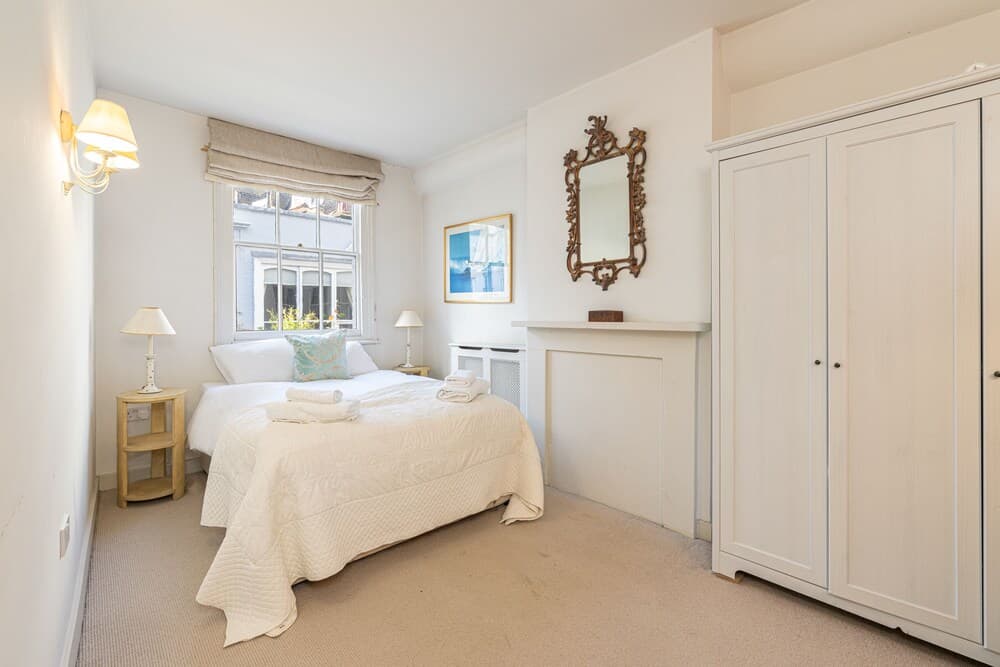JOIVY Elegant 2-Bed Mews Flat Near Buckingham Palace