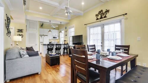 Lazy Gecko by Avantstay Walk to Duval St in Key West! Month Long Stays Only