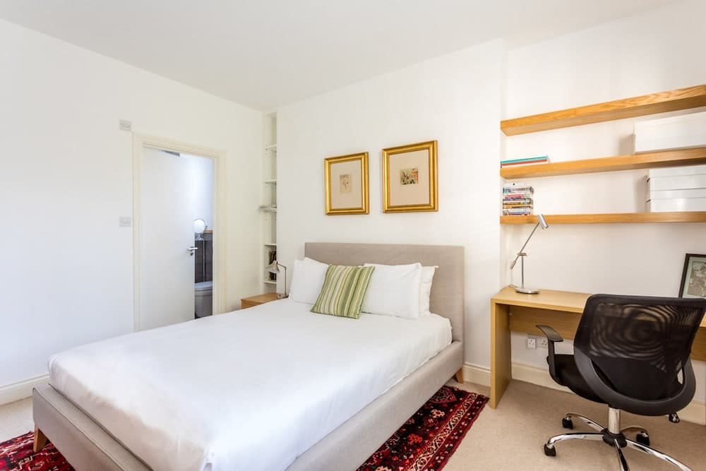 Spacious Apartment Near Portobello Road