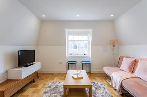 Modern and Stylish Apartment in West Kensington