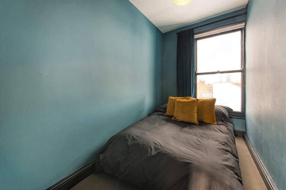 Newly Renovated Two Bedroom Kensington Flat